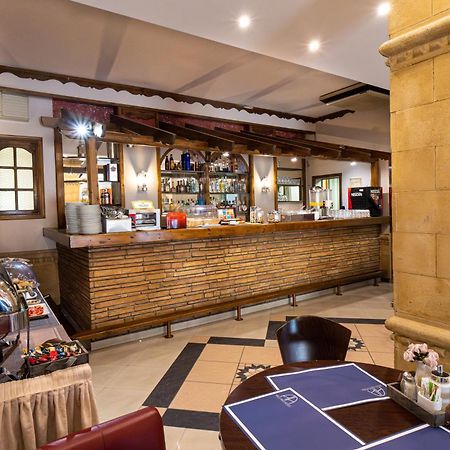 Argo Hotel Piraeus Luaran gambar