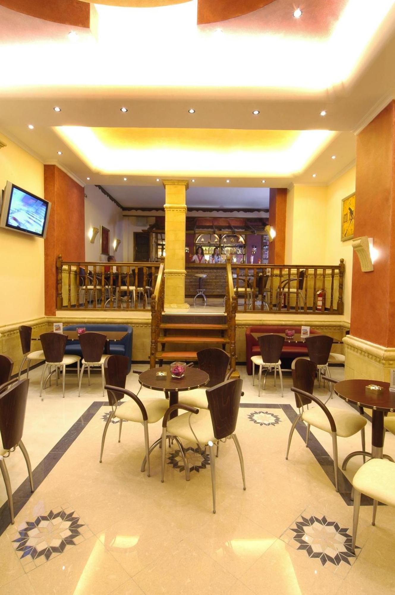 Argo Hotel Piraeus Luaran gambar
