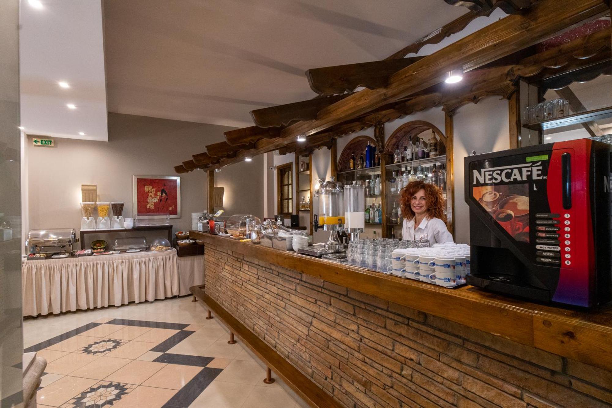 Argo Hotel Piraeus Luaran gambar