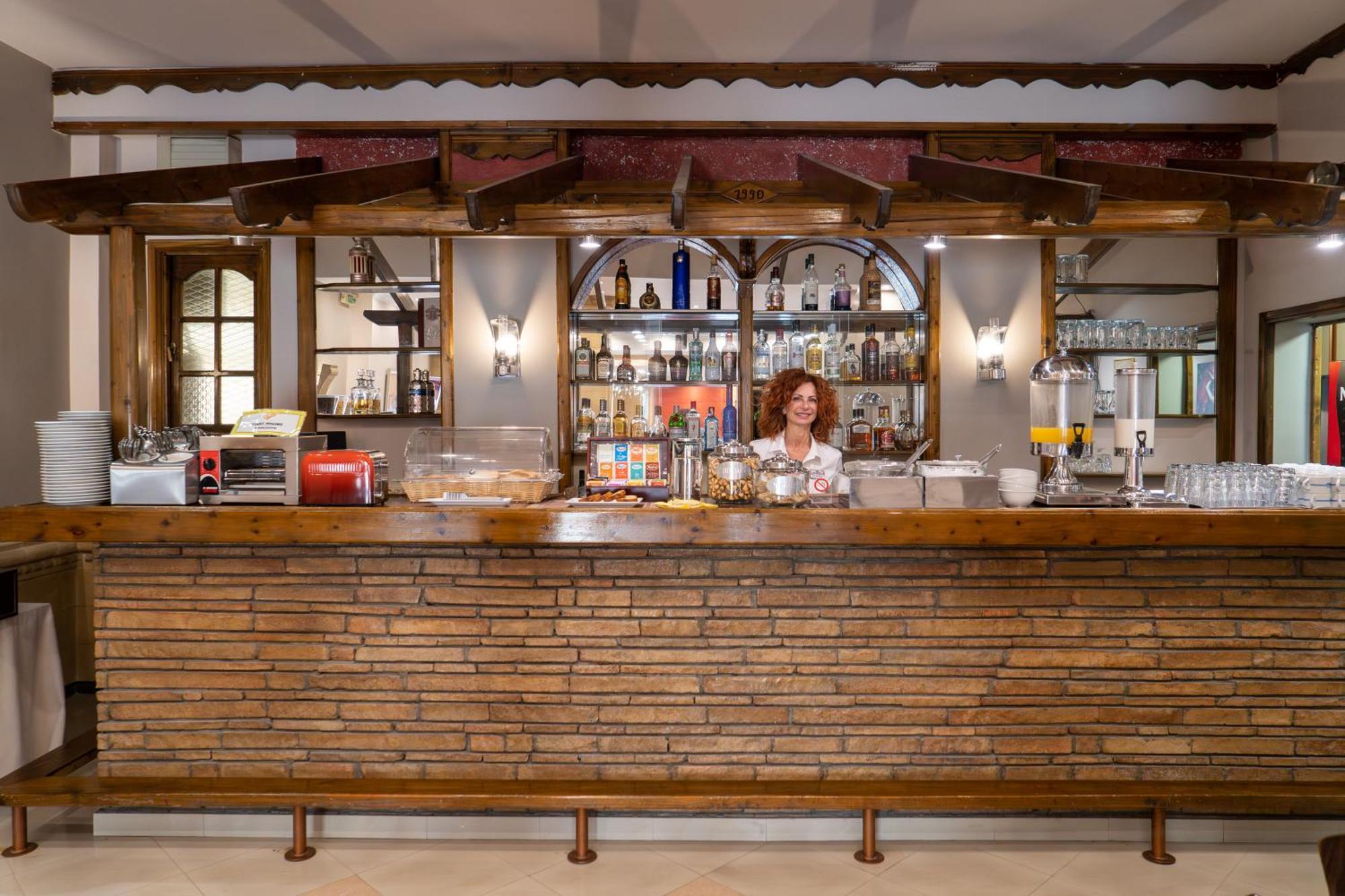 Argo Hotel Piraeus Luaran gambar