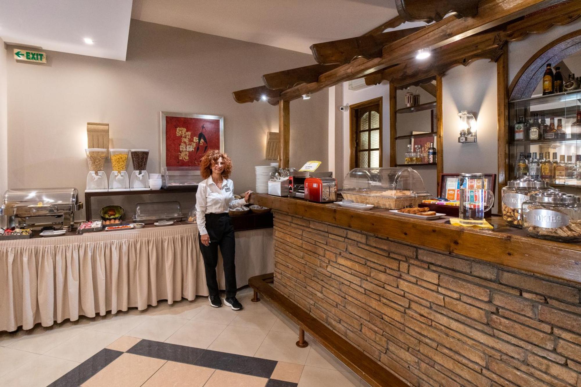 Argo Hotel Piraeus Luaran gambar